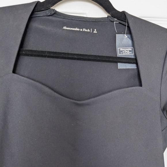 Abercrombie & Fitch black crop long sleeve sweetheart neckline top size S Small - Picture 2 of 7